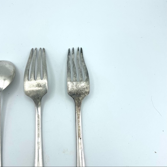 WM Rogers MFG Co Original Rogers Silverplate Inheritance 1941 spoons forks - Picture 6 of 9